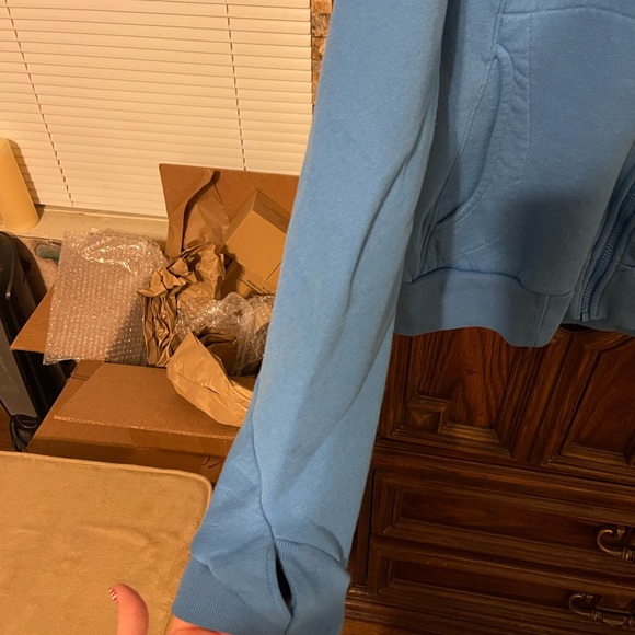 The North Face Women’s size L Athletic Jacket - Picture 5 of 6